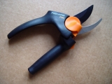 Секатор с силовым приводом Fiskars P94 111540